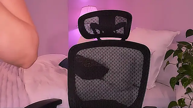 Wonderful Woman online show from 03-26-26, 11:10