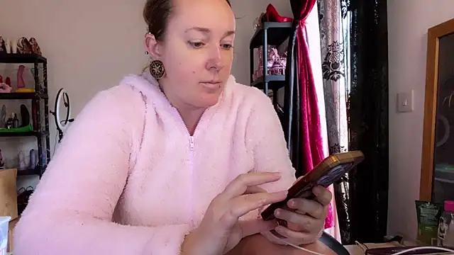 kisicaxx online show from 11-13-25, 06:23