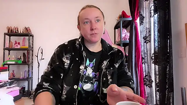 kisicaxx online show from 12-05-25, 11:08