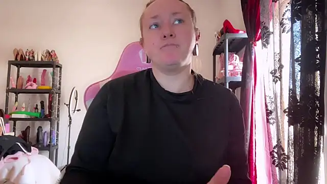 Snapshot of kisicaxx chatting on 02-06-26, 11:02 kisicaxx online show from 02-06-26, 11:02