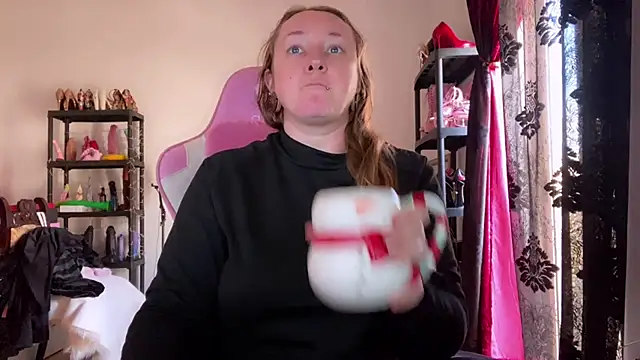 Snapshot of kisicaxx chatting on 02-18-26, 02:13 kisicaxx online show from 02-18-26, 02:13