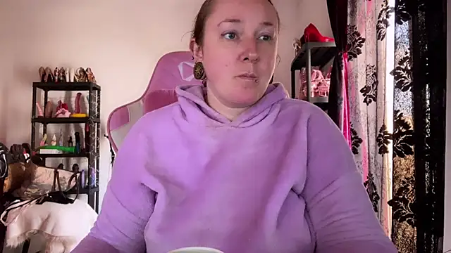 Snapshot of kisicaxx chatting on 03-04-26, 02:23 kisicaxx online show from 03-04-26, 02:23