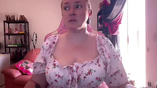 kisicaxx online show from 07-16-26, 10:10