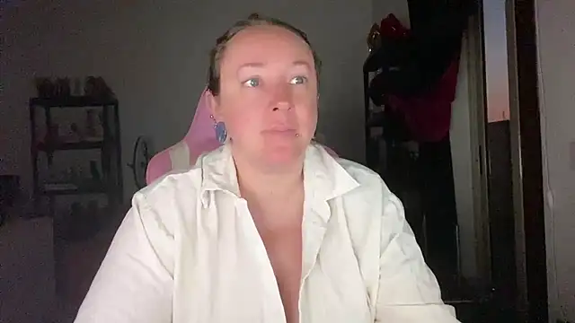 kisicaxx online show from 07-17-26, 03:24
