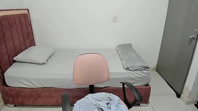 nicoledavis online show from 10-23-25, 05:07