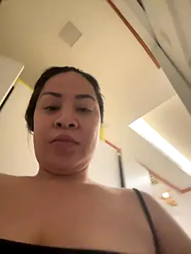 Snapshot of Tightwetholesxx chatting on 10-10-25, 04:11 Tightwetholesxx online show from 10-10-25, 04:11