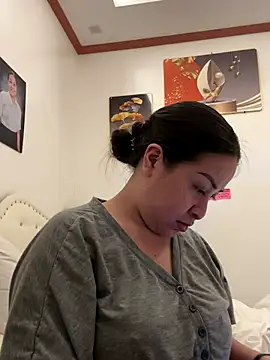 Snapshot of Tightwetholesxx chatting on 11-27-25, 01:24 Tightwetholesxx online show from 11-27-25, 01:24