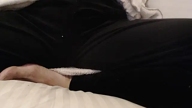 larawet online show from 12-05-24, 08:44