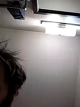 Snapshot of N8daMac chatting on 11-05-25, 11:05 N8daMac online show from 11-05-25, 11:05