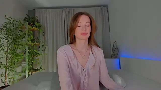 Snapshot of Masha_01 chatting on 09-29-25, 02:22 Masha 01 online show from 09-29-25, 02:22