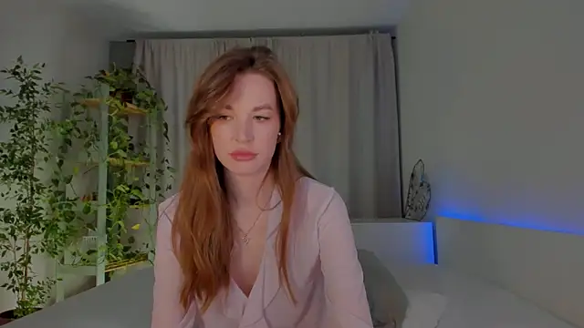 Snapshot of Masha_01 chatting on 11-18-25, 03:16 Masha 01 online show from 11-18-25, 03:16