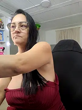 Snapshot of Ameliarizo chatting on 10-13-25, 01:49 Ameliarizo online show from 10-13-25, 01:49