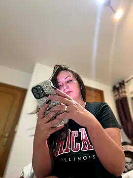 Snapshot of itsCassie chatting on 10-27-25, 05:50 itsCassie online show from 10-27-25, 05:50