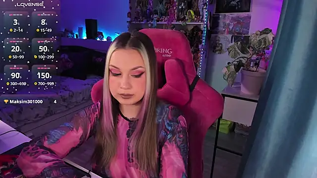 ChloeKohaku online show from 12-17-24, 10:44