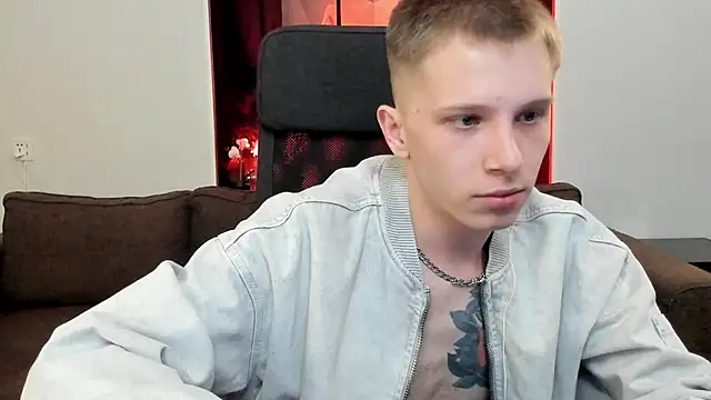 Snapshot of arlekincrop chatting on 03-20-25, 01:35 arlekincrop online show from 03-20-25, 01:35