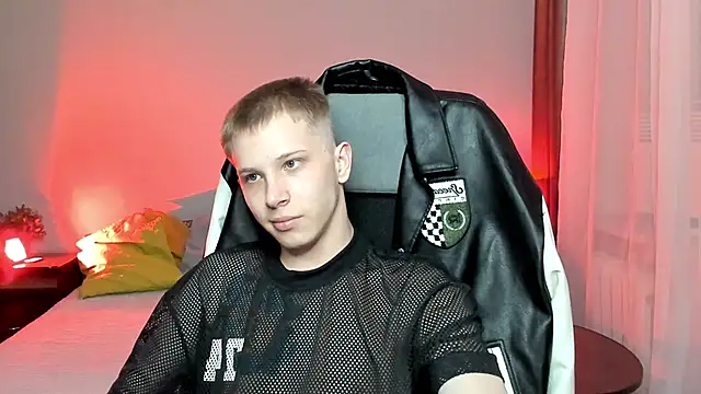 Snapshot of arlekincrop chatting on 03-22-25, 04:47 arlekincrop online show from 03-22-25, 04:47