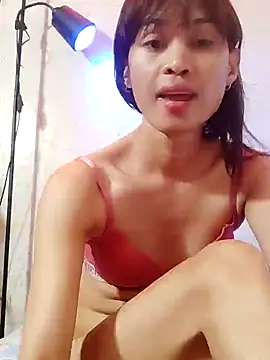 Snapshot of QueenSoreal chatting on 01-18-25, 09:24 QueenSoreal online show from 01-18-25, 09:24