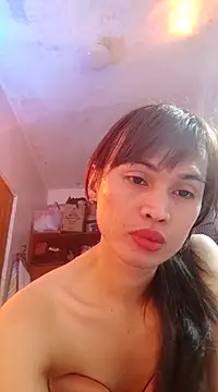 Snapshot of QueenSoreal chatting on 02-18-25, 07:41 QueenSoreal online show from 02-18-25, 07:41