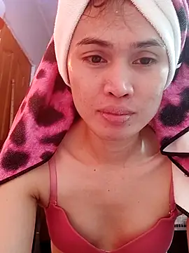 Snapshot of QueenSoreal chatting on 02-23-25, 03:18 QueenSoreal online show from 02-23-25, 03:18