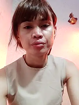 Snapshot of QueenSoreal chatting on 03-09-25, 04:44 QueenSoreal online show from 03-09-25, 04:44