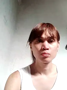 Snapshot of QueenSoreal chatting on 03-21-25, 01:02 QueenSoreal online show from 03-21-25, 01:02