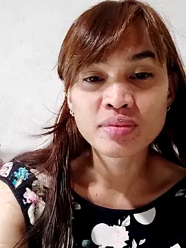 Snapshot of QueenSoreal chatting on 09-08-25, 04:50 QueenSoreal online show from 09-08-25, 04:50