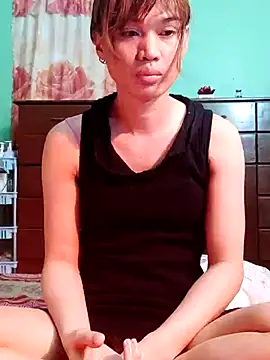 Snapshot of QueenSoreal chatting on 09-20-25, 08:54 QueenSoreal online show from 09-20-25, 08:54