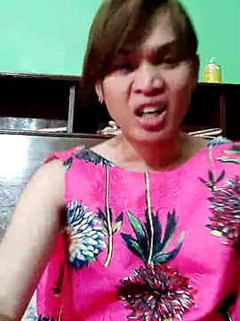 Snapshot of QueenSoreal chatting on 10-04-25, 04:16 QueenSoreal online show from 10-04-25, 04:16