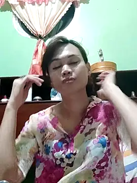 Snapshot of QueenSoreal chatting on 10-16-25, 03:24 QueenSoreal online show from 10-16-25, 03:24