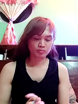 Snapshot of QueenSoreal chatting on 10-19-25, 04:07 QueenSoreal online show from 10-19-25, 04:07