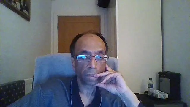 Snapshot of rauncher1 chatting on 09-30-25, 11:21 rauncher1 online show from 09-30-25, 11:21