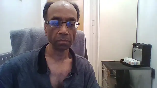 Snapshot of rauncher1 chatting on 10-04-25, 11:25 rauncher1 online show from 10-04-25, 11:25