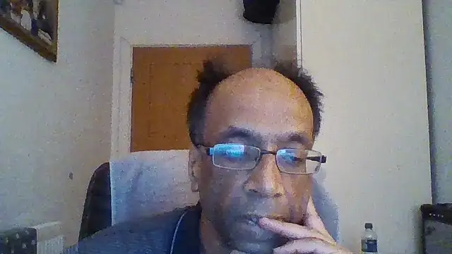 Snapshot of rauncher1 chatting on 10-06-25, 09:40 rauncher1 online show from 10-06-25, 09:40