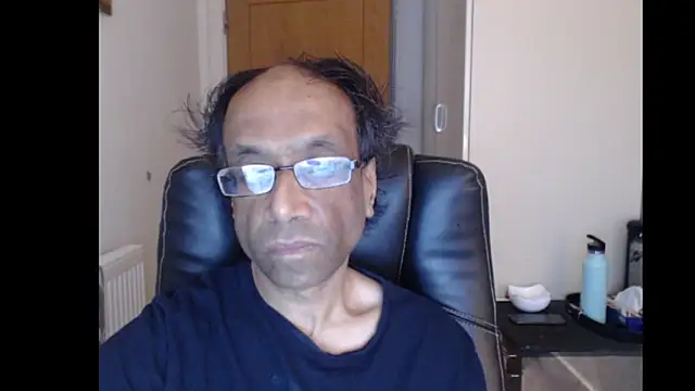 rauncher1 online show from 06-05-26, 08:09