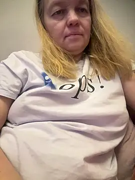 Susanel online show from 01-04-25, 01:42