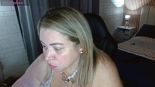 bella savati online show from 12-13-25, 09:31