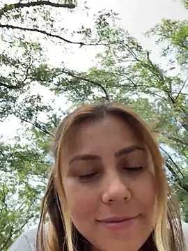 Snapshot of Brittanyrosexx chatting on 02-14-25, 08:26 Brittanyrosexx online show from 02-14-25, 08:26