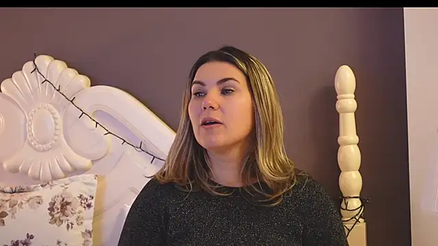 FeliciaKrige online show from 01-07-25, 03:14