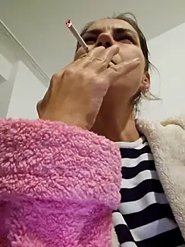 Snapshot of FeliciaKrige chatting on 10-30-25, 09:15 FeliciaKrige online show from 10-30-25, 09:15