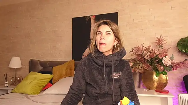 FeliciaKrige online show from 03-15-26, 05:08