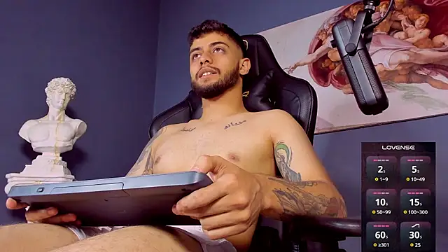 Snapshot of alessandro_duty chatting on 12-14-24, 12:22 alessandro duty online show from 12-14-24, 12:22