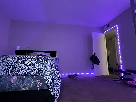 Snapshot of ChocolateTingz chatting on 12-15-24, 05:56 ChocolateTingz online show from 12-15-24, 05:56