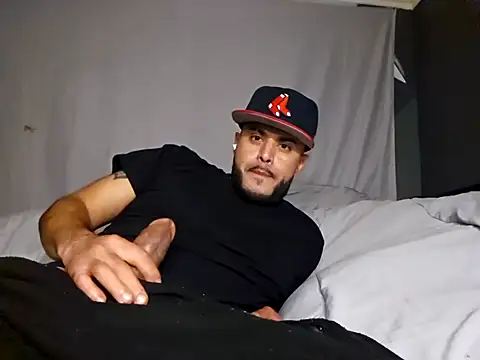 Snapshot of gardy8585 chatting on 01-07-25, 02:30 gardy8585 online show from 01-07-25, 02:30