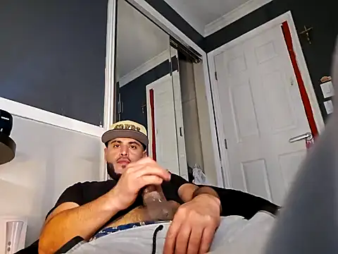 Snapshot of gardy8585 chatting on 01-15-25, 08:26 gardy8585 online show from 01-15-25, 08:26