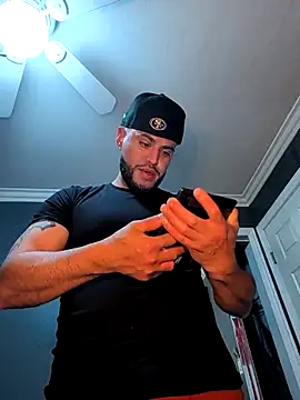 Snapshot of gardy8585 chatting on 02-12-26, 05:30 gardy8585 online show from 02-12-26, 05:30