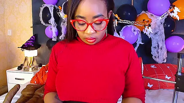 CaseyMoon online show from 10-28-25, 12:41