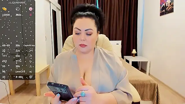 Nina Hopper online show from 12-20-24, 09:43