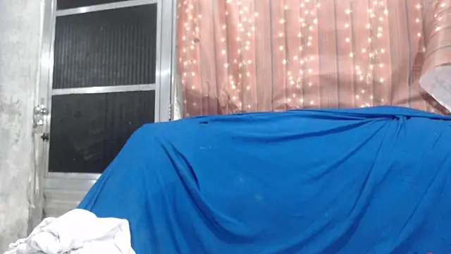 Venusluxodomme online show from 04-20-26, 02:14