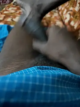 Snapshot of rocksred1 chatting on 04-06-26, 06:53 rocksred1 online show from 04-06-26, 06:53