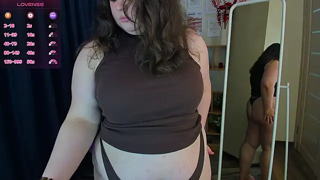 Snapshot of Raydirin chatting on 03-10-26, 04:23 Raydirin online show from 03-10-26, 04:23